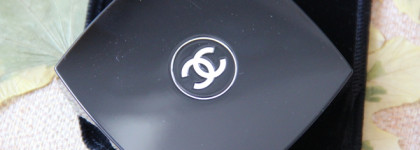 Универсальная палетка для лица Palette Essentielle 3-в-1 в оттенке 150 Beige Clair от Chanel