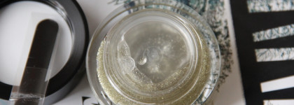 Сияющая красота. Мерцающий гель для лица и декольте La Pailleté из коллекции Noir et Blanc de Chanel