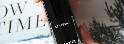 Лаки из коллекции Noir et Blanc de Chanel: 711 Pure White и 713 Pure Black