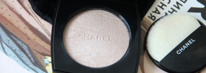 Воспоминания о весне в начале зимы. Мерцающая пудра-хайлайтер Poudre Lumière ( Highlighting Powder) в оттенке 10 Ivory gold из весенней коллекции Chanel 2019