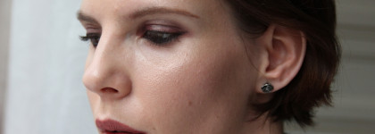 Воспоминания о весне в начале зимы. Мерцающая пудра-хайлайтер Poudre Lumière ( Highlighting Powder) в оттенке 10 Ivory gold из весенней коллекции Chanel 2019