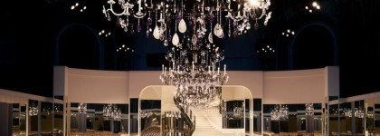 Показ коллекции Mètiers d'Art Coco's House Codes de Chanel в Париже