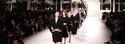 Показ коллекции Mètiers d'Art Coco's House Codes de Chanel в Париже