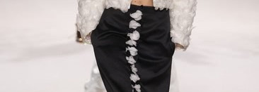 Показ коллекции Mètiers d'Art Coco's House Codes de Chanel в Париже