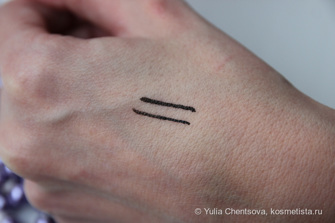 Моя прелесть: интенсивная стойкая подводка для глаз Signature de Chanel (Intense Longwear Eyeliner Pen) в оттенке 10 Noir