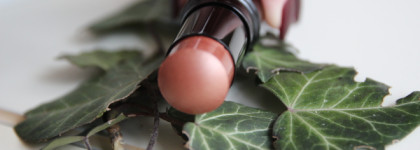 Нежное сияние весны. Бронзирующий стик Baume essentiel Desert Dream в оттенке Golden Light из весенней коллекции Chanel 2020