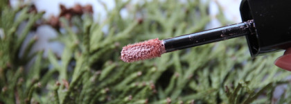 Весенняя коллекция Desert Dream Spring 2020 от Chanel: стойкие жидкие тени для век Longwear Liquid Eyeshadow в оттенках 32 Vastness, 28 Desert Wind и 26 Quartz Rose