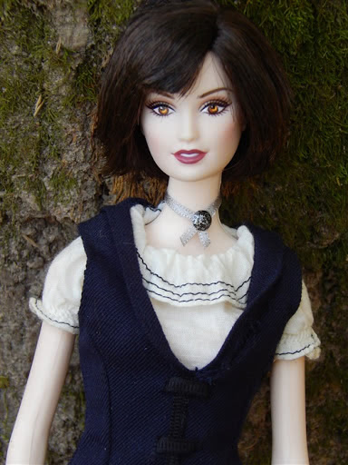Кукла Барби из коллекции " Сумерки" в образе Элис Каллен.