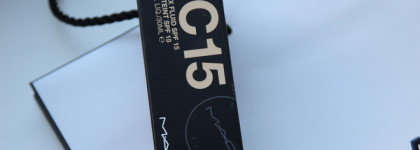 Знакомство с косметикой MAC: тональная пудра Studio Fix Powder Plus Foundation в оттенке CN15 и тональный флюид Studio Fix Fluid SPF 15 в оттенке CN15. Подошло или нет?