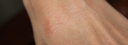 Осенняя новинка из коллекции Fall-Winter 2020.Candeur et experience: Acte II от Chanel. Увлажняющий стик-хайлайтер для лица, глаз и губ Baume Essentiel в оттенке Rosée