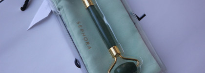 Любимый бьюти гаджет на данный момент: роликовый кварцевый массажер для лица Sephora Collection