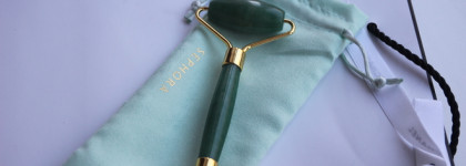 Любимый бьюти гаджет на данный момент: роликовый кварцевый массажер для лица Sephora Collection