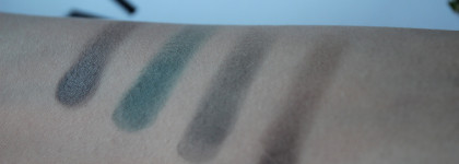 Яркая сдержанность с палеткой Les 4 Ombres в оттенке 324 Blurry Blue от Chanel