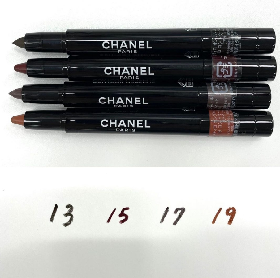 Тени-карандаши для глаз Chanel Stylo Ombres et Contour Fall-Winter 2021. Скрины из соц. сетей.