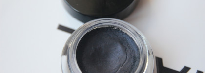 "Макияж без правил": варианты синих smoky eyes со средствами Chanel