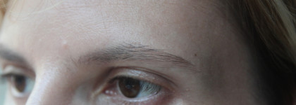 "Макияж без правил": варианты синих smoky eyes со средствами Chanel