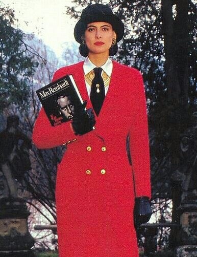 Инес де ля Фрессанж на фотосъёмке для Chanel. 1980-e годы.