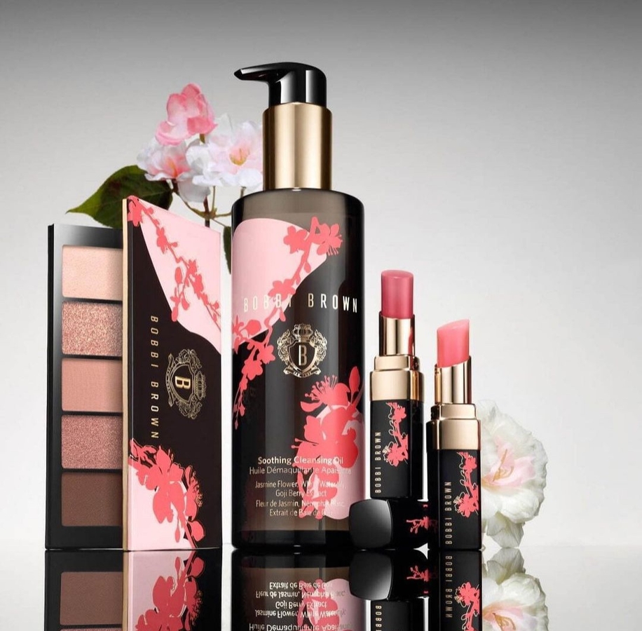 Bobbi Brown Sakura Glow & Blossom Makeup Collection Spring 2022. Фото из сети.