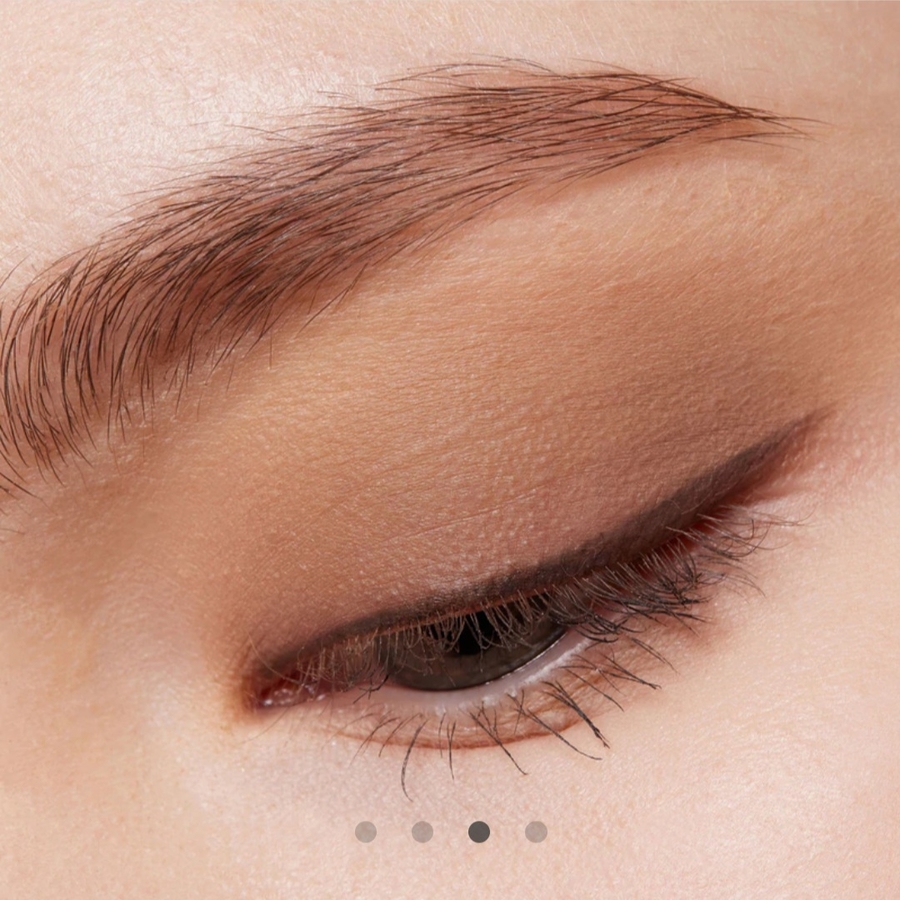 Промо-макияж с оттенком Taupe Brown. Скрин с официального сайта.
