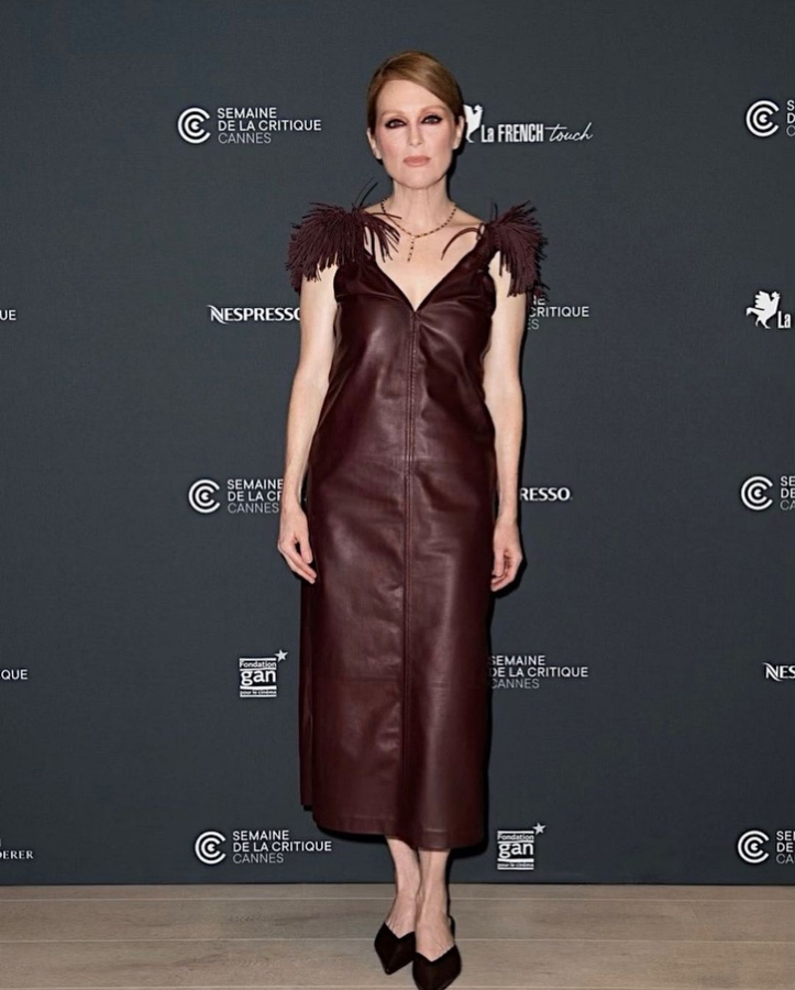 Джулианна Мур на премьере фильма " When you finish saving the world" в платье от  Bottega Veneta .
