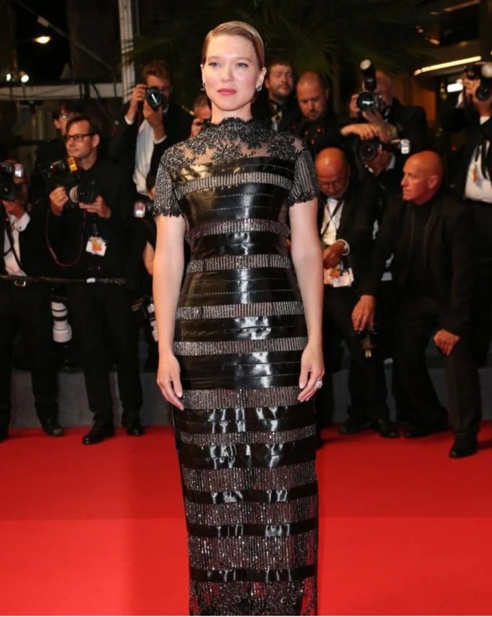 Леа Сейду на премьере " Crimes of the future" в платье от Louis Vuitton.