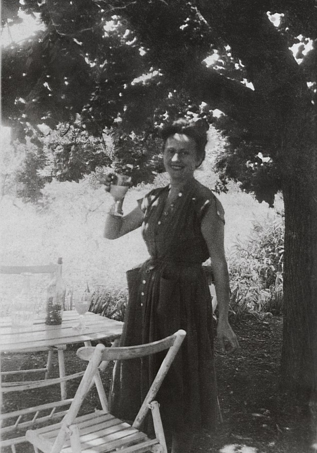 Катрин Диор в 1950-е годы. Фото из сбодного доступа.
