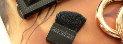 Лето, загар и компактные двухцветные румяна для лица Givenchy Prisme Blush в оттенке 10 power