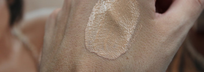 Chanel Les Beiges Sheer Healthy Glow Tinted Moisturizer SPF 30 в оттенке Medium