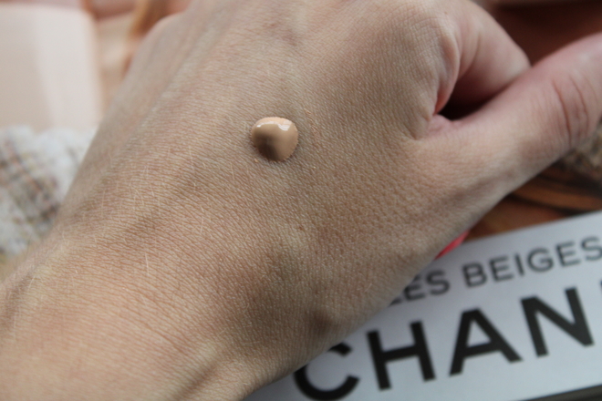 Chanel Les Beiges Sheer Healthy Glow Tinted Moisturizer SPF 30 в оттенке Medium