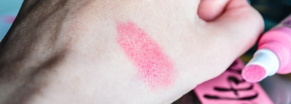 Анти – Стойкость от стойкой Жидкой помады Melted от Too Faced в оттенке Peony