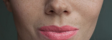 Помады Nouba в оттенках # 5, # 10 коллекции Noubashine