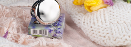 Румяна Chantecaille: Philanthropy Cheek Color ( # Bliss + Butterfly)