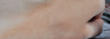 Украшение кожи при помощи Морковного, т. е Светлого оттенка Clair от Erborian CC Creme HD Radiance SPF25