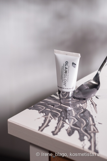 Такой многоликий Серый цвет. Отыскала его в очищающей маске Clearing supermud treatment от GlamGlow