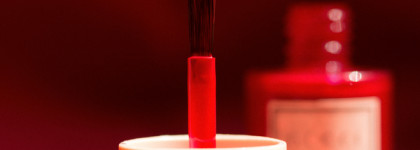 Красивый красный. Лак Vernis à Ongles от Gucci (#504 Myra Crimson)