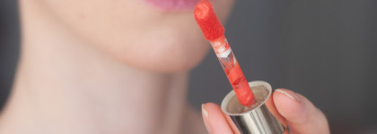 Можно ли быть настолько пигментированными? Жидкие матовые румяна Soft Pinch Blush Liquide Mat от Rare Beauty (# Joy)