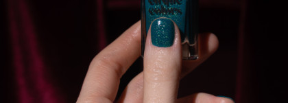 На арене цирка Cirque Colors Nail Lacquer (#aegean)