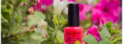 Лето в неоне с Sophin nail Polish. (#233, #230)
