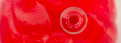 Много желе в Glossy Jelly Nail Polish (#02 Candy Gloss). Essence Spring Summer 2024 Collection