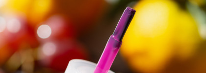 Glossy Jelly Nail Polish (#01 Summer Splash). Essence Spring Summer 2024 Collection