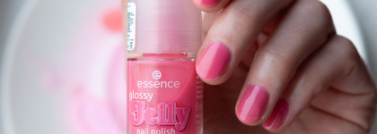 Glossy Jelly Nail Polish (#04 Bonbon Babe). Essence Spring Summer 2024 Collection