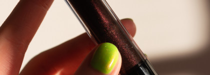 Черная вуаль от Isamaya Liplacq maximizing lip serum (#black Veil)