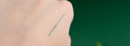 Голографик от Beauty Bomb UFO Eye Pencil Holographic Conspiracy (#01 Hush hush)