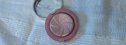 Новинка Ciate - сияющие румяна Glow-To Blush (оттенок Deep Love)