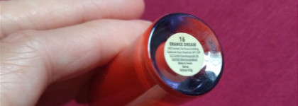Сомнительная новинка, часть 2: жидкие тени Moira Superhyped Liquid Pigment