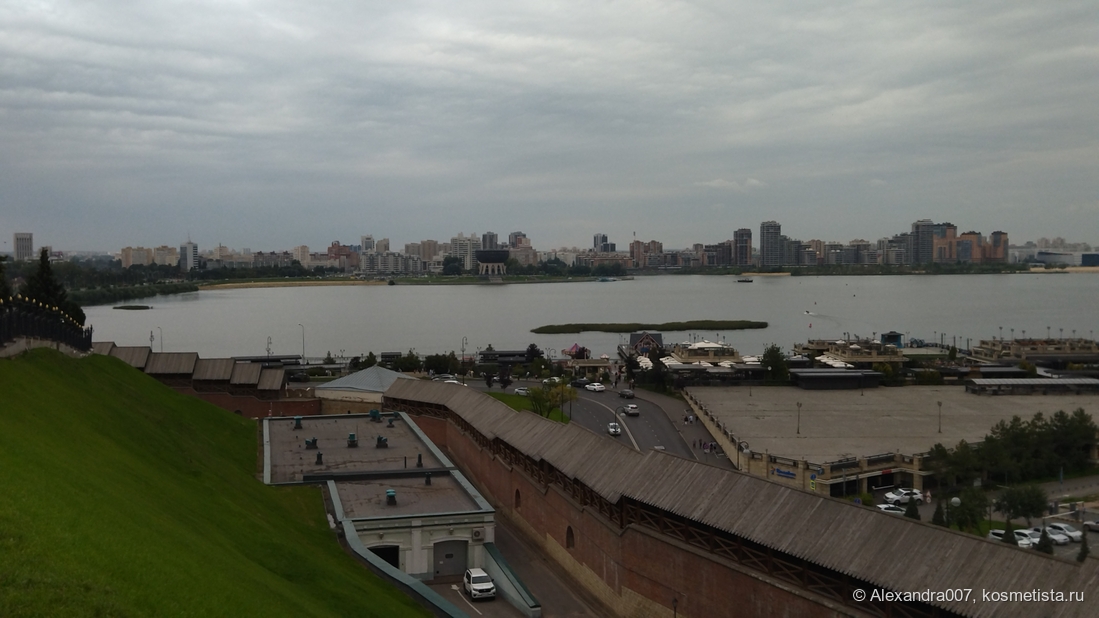 вон он ЗАГС, вдалеке