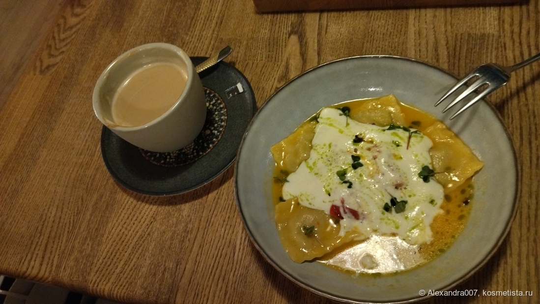 да, не ем жирное. но сыыыыр.... за весь день надо себя все-таки баловать.