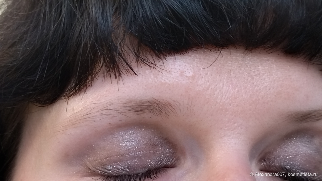 вот так носится, если не использовать базу/припудривать веки