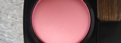 Квинтэссенция нежности: румяна Chanel Joues Contraste в оттенке 440 Quintessence