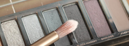 Первая любовь Urban Decay Naked Smoky eyeshadow palette